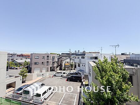 開放的で気持ちの良い眺望と青い空を満喫できます。