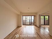 落ち着いた雰囲気に包まれた伸びやかな空間で、ゆったりと家族団らんの時間を過ごせます。