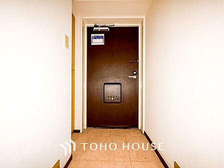 居住者の帰り、訪れる方を優しく迎えてくれる玄関です。