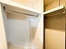 収納：衣類だけでなく大きな荷物も収納でき、お部屋がすっきりします。