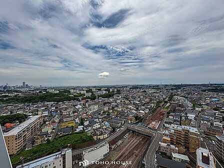 開放的で気持ちの良い眺望と青い空を満喫できます。
