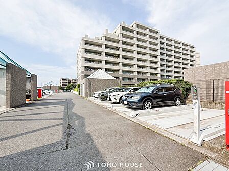 敷地内に駐車スペースがあると、日々の暮らしをスムーズに運ぶ事が出来ます。