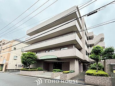 外観：時代の流れに惑わされないシックなカラートーンで街並みに溶け込む外観。