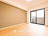 寝室：1日の疲れを癒し、心地よく寛げるようゆったりとした広さを確保しています。