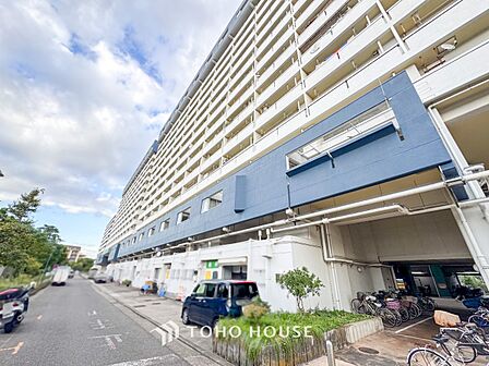 時代の流れに惑わされないシックなカラートーンで街並みに溶け込む外観。