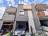 外観：閑静な住宅街の一角、ひと時のくつろぎが生まれ、ゆっくりと愛着が育まれていきます。