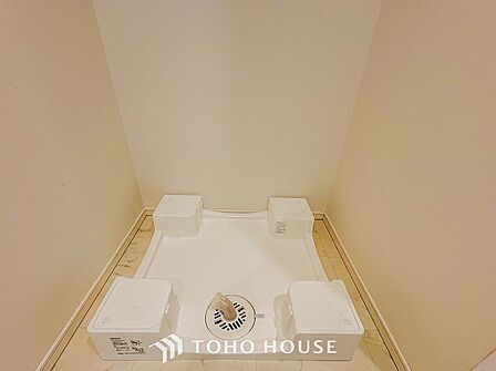 洗濯機を配置しても十分なスペースを確保しております。
