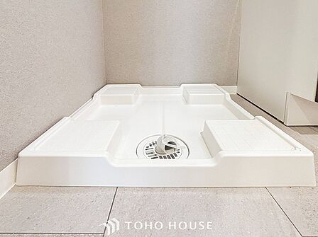 洗濯機を配置しても十分なスペースを確保しております。