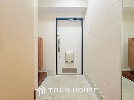 居住者の帰り、訪れる方を優しく迎えてくれる玄関です。