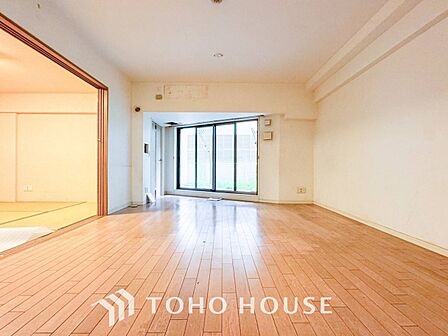 開放感あるリビングダイニング。ご家族とのんびりしたひと時を過ごせますね。