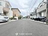 外観：前面道路含む現地写真『快適』は「家」と「街」と「環境」が調和した時に訪れるだと改めて感じさせてくれます。