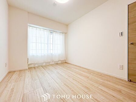 採光もアクセントの一つとして。プライベートルームにはやさしい光が射し込んでいます。