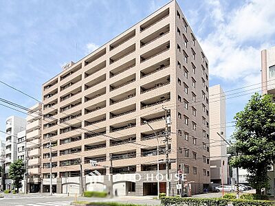 外観：都市機能の利便性と暮らしやすさに満たされた住環境。心地よい陽光と風が舞い込みます。