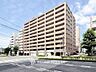外観：前面道路含む現地写真『快適』は「家」と「街」と「環境」が調和した時に訪れるだと改めて感じさせてくれます。