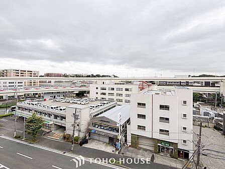 開放的で気持ちの良い眺望と青い空を満喫できます。