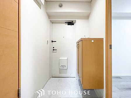 居住者の帰り、訪れる方を優しく迎えてくれる玄関です。