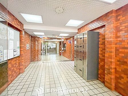 普段留守がちなご家族にも安心な宅配ボックスを完備。