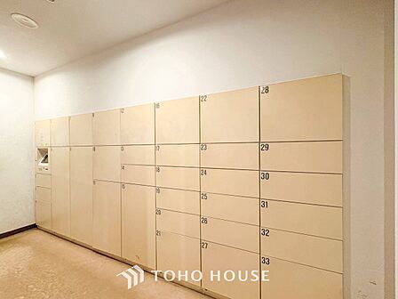 普段留守がちなご家族にも安心な宅配ボックスを完備。