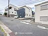外観：爽やかな青空の下に贅沢なほどに降り注ぐ陽光、豊かな居住性と、クオリティが見事に調和した住空間。