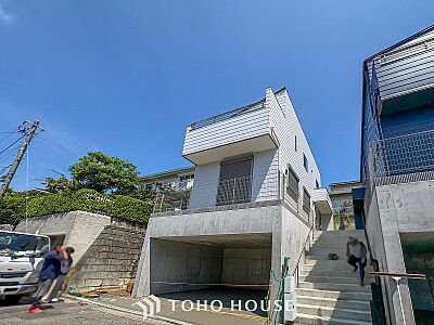 外観:時間のゆとりと空間、爽やかな陽光がもたらす光と風を贅沢なまでに感じる暮らしが始まります。 外観:時間のゆとりと空間、爽やかな陽光がもたらす光と風を贅沢なまでに感じる暮らしが始まります。