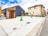 駐車場：カースペースもゆとりある空間を保っています。