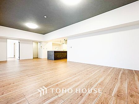 開放感あるリビングダイニング。ご家族とのんびりしたひと時を過ごせますね。