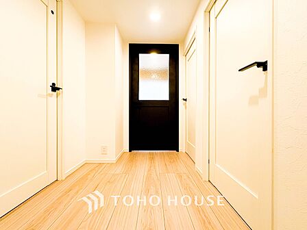 やわらかな陽射しがふりそそぎ、ゆったりした時間が流れる室内。