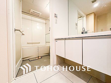 ご家族の1日が始まり、1日の終わりを締めくくる洗面空間。