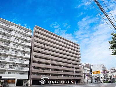 外観:時代の流れに惑わされないシックなカラートーンで街並みに溶け込む外観。 外観:時代の流れに惑わされないシックなカラートーンで街並みに溶け込む外観。