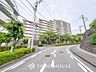 外観：閑静な住宅街の一角、ひと時のくつろぎが生まれ、ゆっくりと愛着が育まれていきます。
