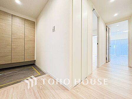 環境の良い場所にセンス良く暮らしたい、こだわりの室内には至福のシーンが繰り広げられます。