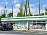 周辺：24時間営業ですので、急な買い物に便利です。駐車場もあります。