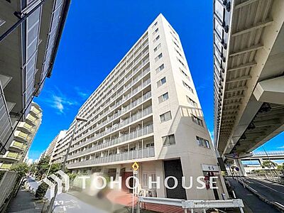 外観:時代の流れに惑わされないシックなカラートーンで街並みに溶け込む外観。 外観:時代の流れに惑わされないシックなカラートーンで街並みに溶け込む外観。