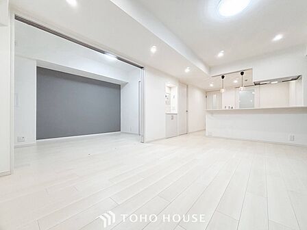 ここにはみんなが集い、食事と楽しい会話が始まるスペース。