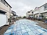駐車場：カースペースもゆとりある空間を保っています。