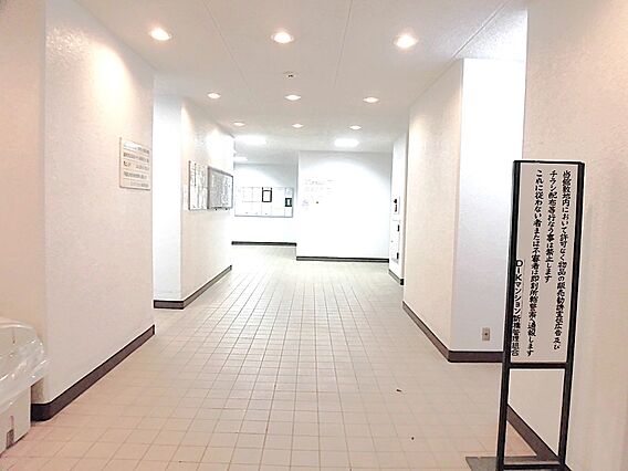 エントランス・...