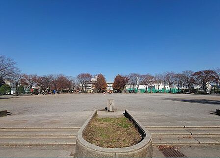 落合中央公園まで(550m)