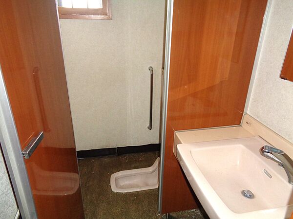 トイレを拡大表示