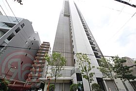 大阪府大阪市西区土佐堀2丁目（賃貸マンション3LDK・7階・79.06㎡） その1