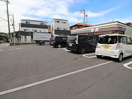 セブンイレブン綾瀬大上3丁目店 300m
