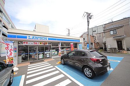 ローソン座間小松原一丁目店 90m