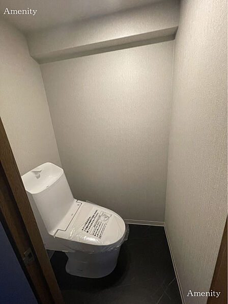 トイレも新品を納入済みです。
