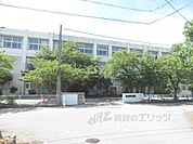 金城小学校まで650メートル