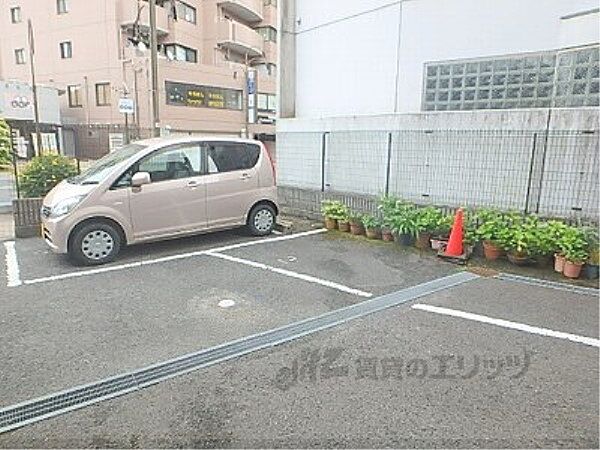 画像20:駐車場