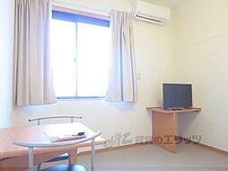 JR東海道・山陽本線 南彦根駅 バス9分 松田団地下車 徒歩3分の賃貸アパート 2階1Kのリビング/ダイニング