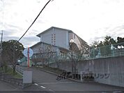 貴生川小学校まで1400メートル
