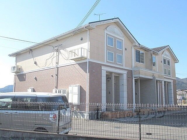 2 / 4
