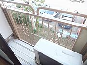 ベランダもあって洗濯物も干しやすいです