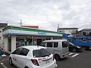 コンビニ「ファミリーマートまで400m」