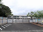 幼稚園、保育園「すえひろこども園まで820m」